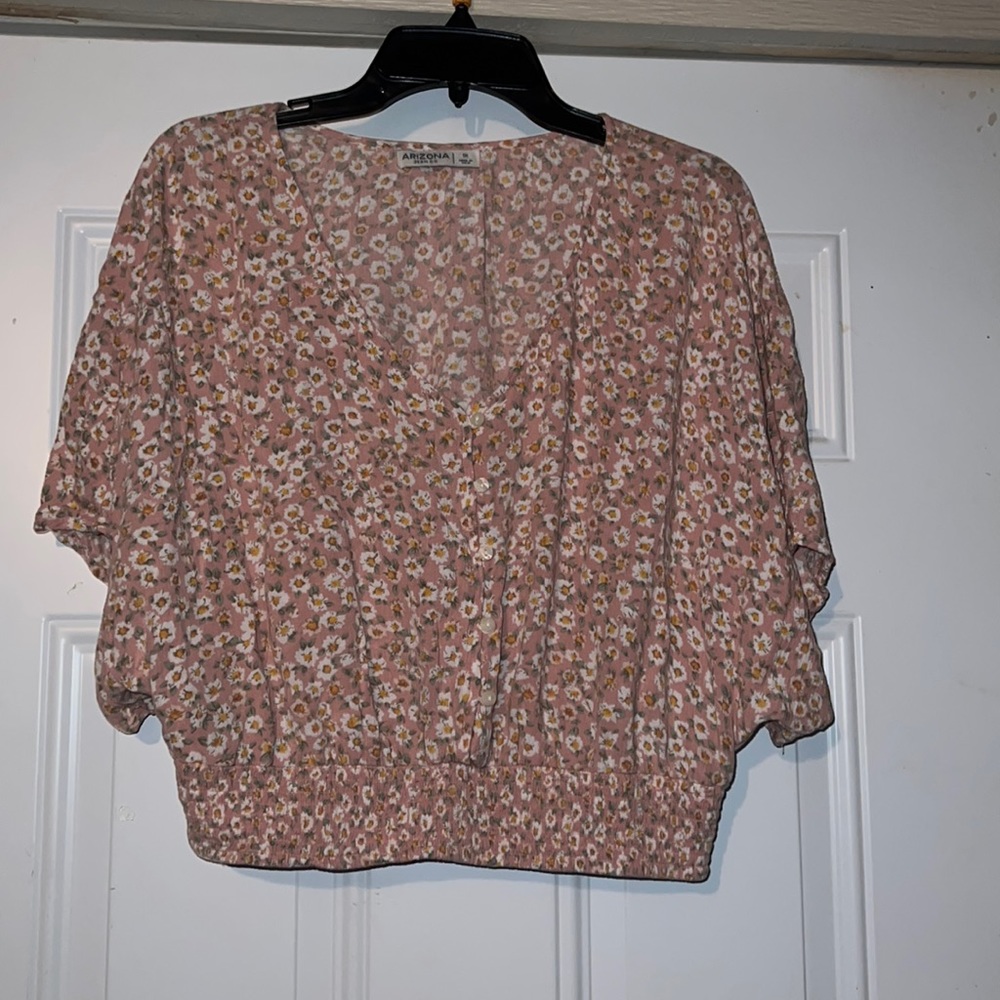 Arizona Pink floral short top with buttons and elastic waist